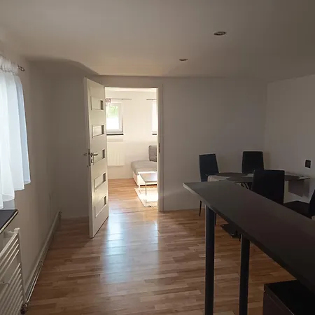 Aparthause Leona Nezbudska Lucka